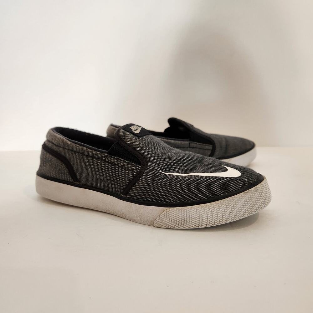 NIKE Toki 719740-001 Black White Canvas Slip On Skate Skateboard Sneaker Kids 3Y